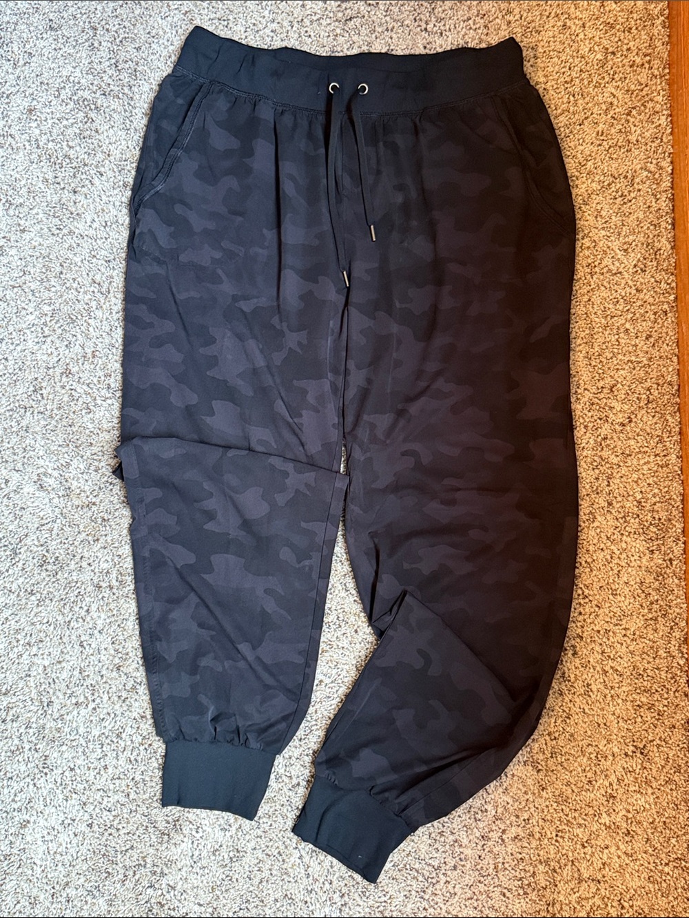 CRZ YOGA Black Camo Drawstring Jogger Pants